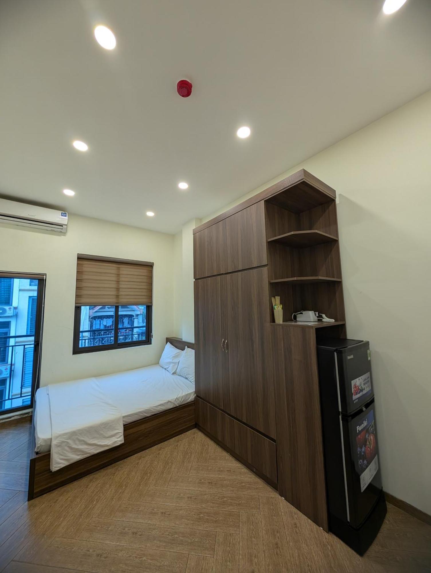 Era Apartment 158 Nguyen Khanh Toan Hanoi Exteriör bild